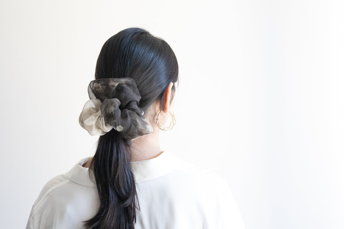 Black Créme Organza Scrunchie